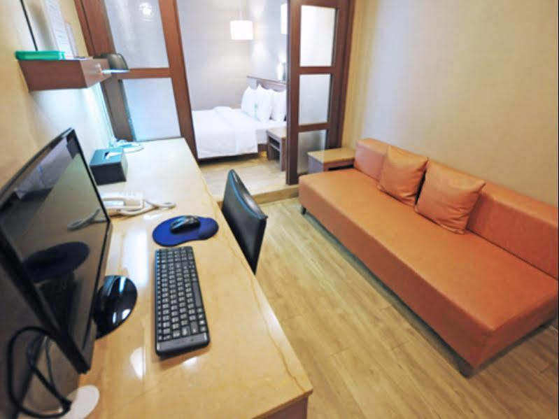 Kindness Hotel - Hanshen Kaohsiung Eksteriør bilde
